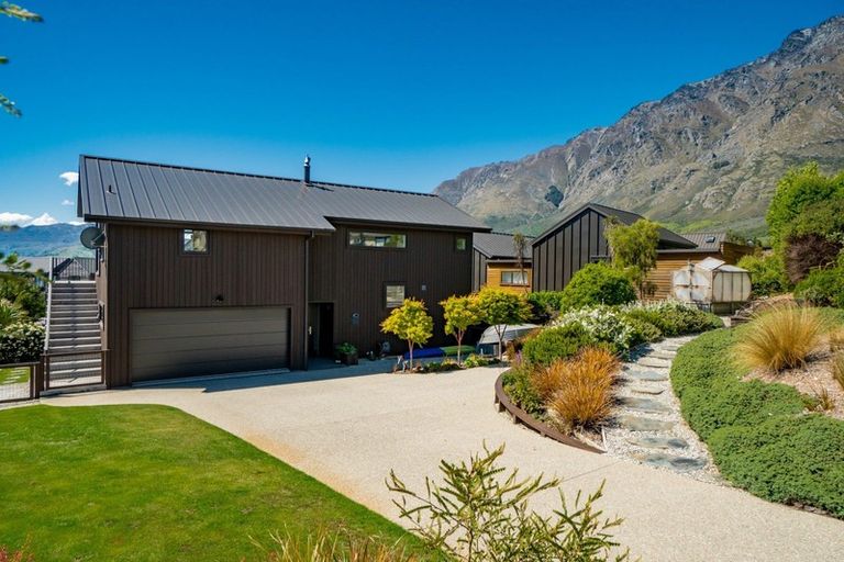 Photo of property in 7 Mckellar Drive, Jacks Point, Queenstown, 9371