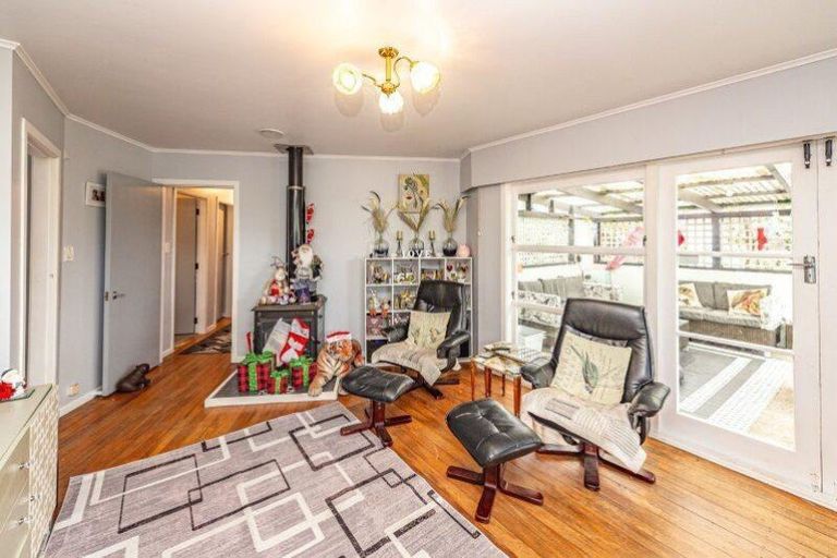 Photo of property in 64 Wikitoria Road, Putiki, Whanganui, 4501