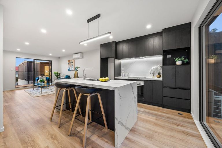 Photo of property in 10b Prince Regent Drive, Half Moon Bay, Auckland, 2012