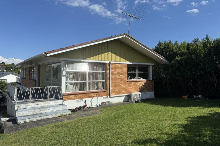 Photo of property in 43 Compton Street, Hillcrest, Auckland, 0627