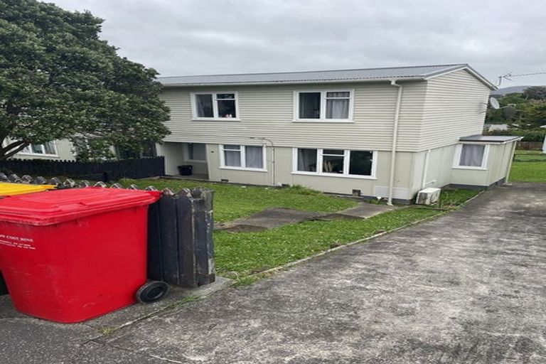 Photo of property in 66 Hereford Street, Cannons Creek, Porirua, 5024