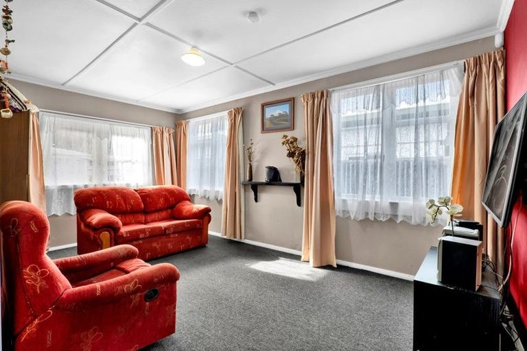 Photo of property in 342 South Road, Hawera, 4610