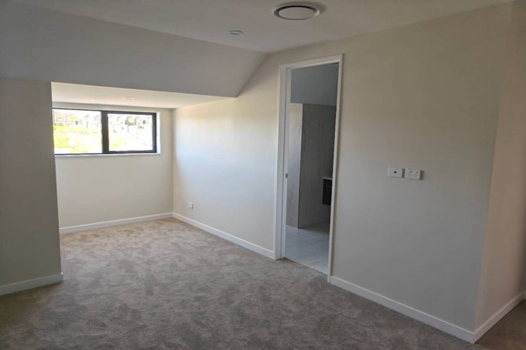 Photo of property in 12 Coopworth Street, Karaka, 2580