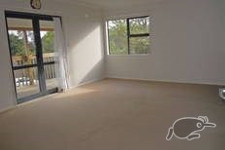 Photo of property in 19 Paton Avenue, Te Atatu South, Auckland, 0610