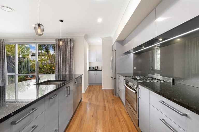 Photo of property in 18 Kenwyn Avenue, St Albans, Christchurch, 8052