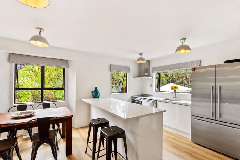 Photo of property in 9 Luxor Place, Massey, Auckland, 0614