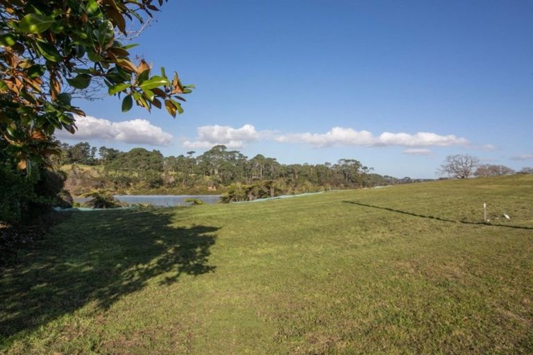 Photo of property in 35 Elliot Street, Riverhead, 0820