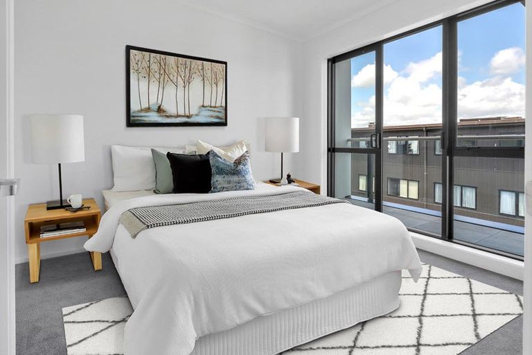 Photo of property in 24/11 Carlos Drive, Flat Bush, Auckland, 2016