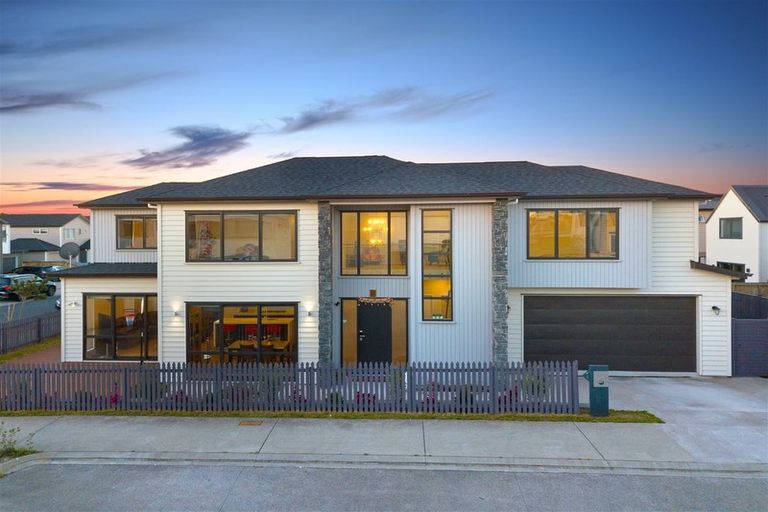Photo of property in 1 Toanui Road, Hobsonville, Auckland, 0616
