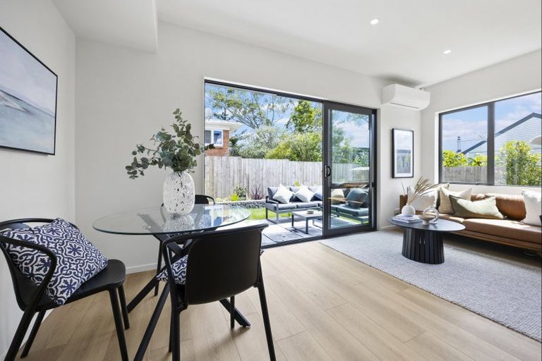 Photo of property in 37 Corunna Road, Milford, Auckland, 0620