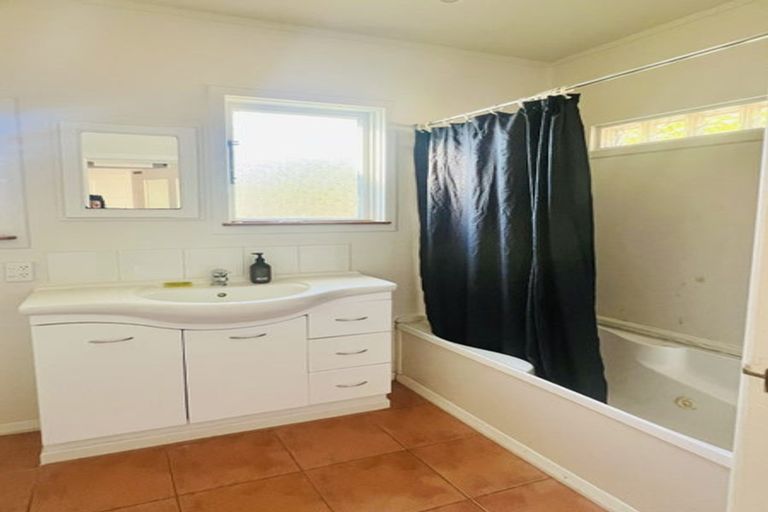 Photo of property in 65 Tannadyce Street, Strathmore Park, Wellington, 6022