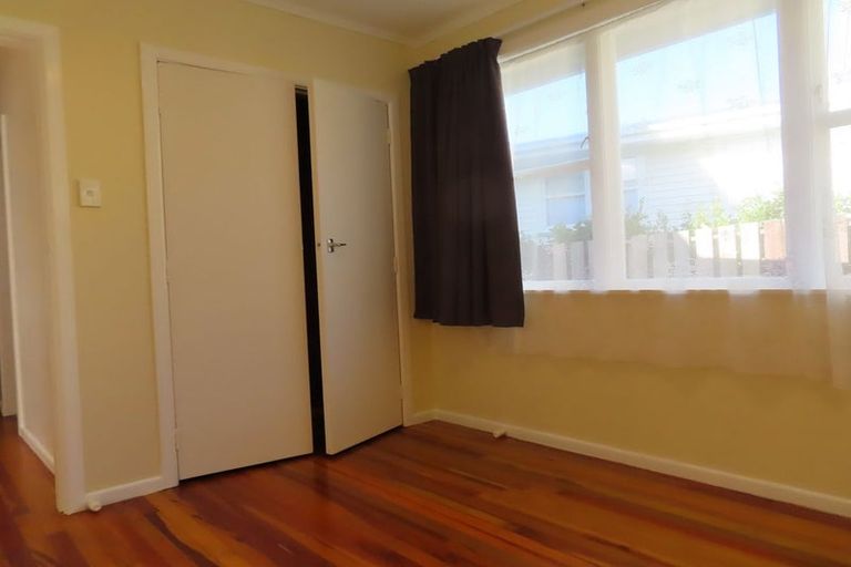 Photo of property in 60 Beazley Avenue, Paparangi, Wellington, 6037
