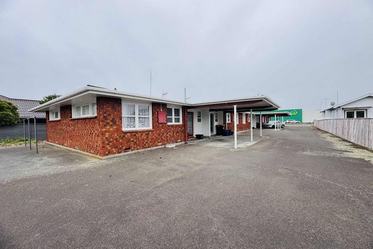 Photo of property in 676 Main Street, Palmerston North, 4414