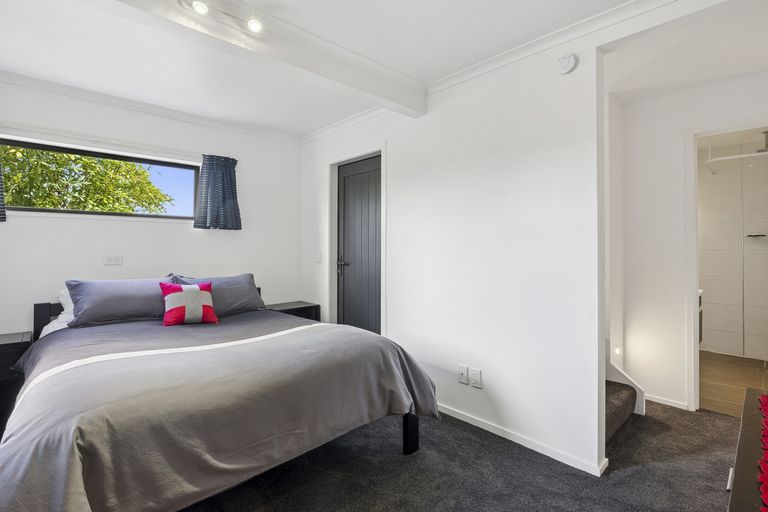 Photo of property in 18 Estuary Crescent, Fairfield, Dunedin, 9018