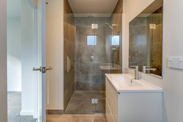Photo of property in 33 Forage Road, Jacks Point, 9371