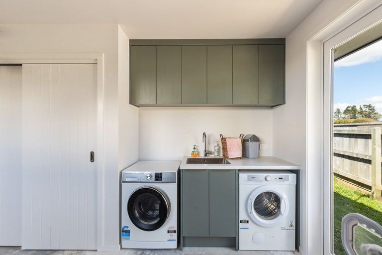 Photo of property in 6 Toutouwai Lane, Inglewood, 4330