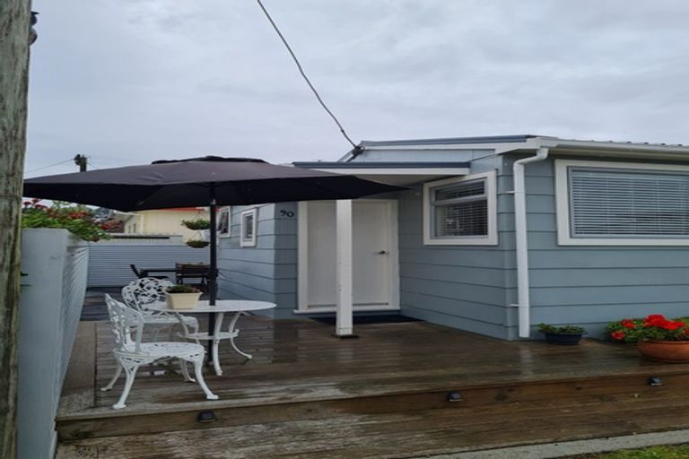 Photo of property in 90 Seventh Avenue, Urenui, 4377