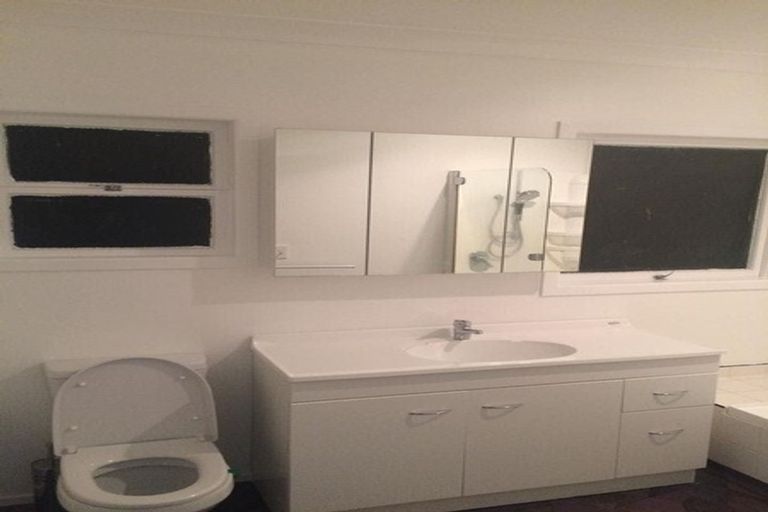 Photo of property in 25 Matama Road, Glen Eden, Auckland, 0602