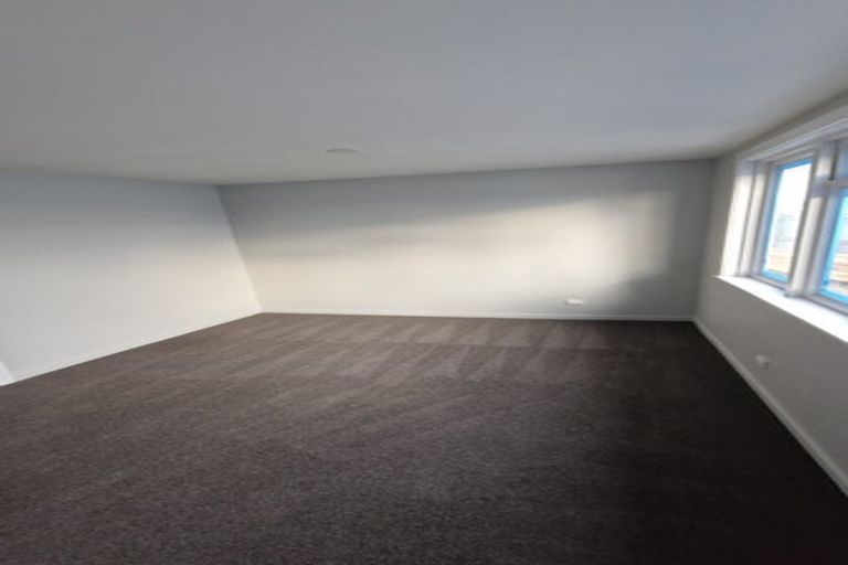 Photo of property in 19 Lambeth Crescent, Northcote, Christchurch, 8052