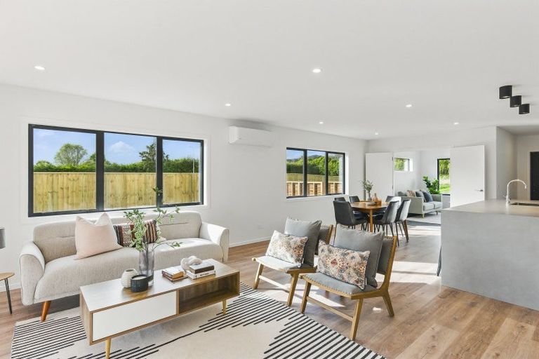 Photo of property in 16 Te Awahohonu Lane, Otaki, 5512