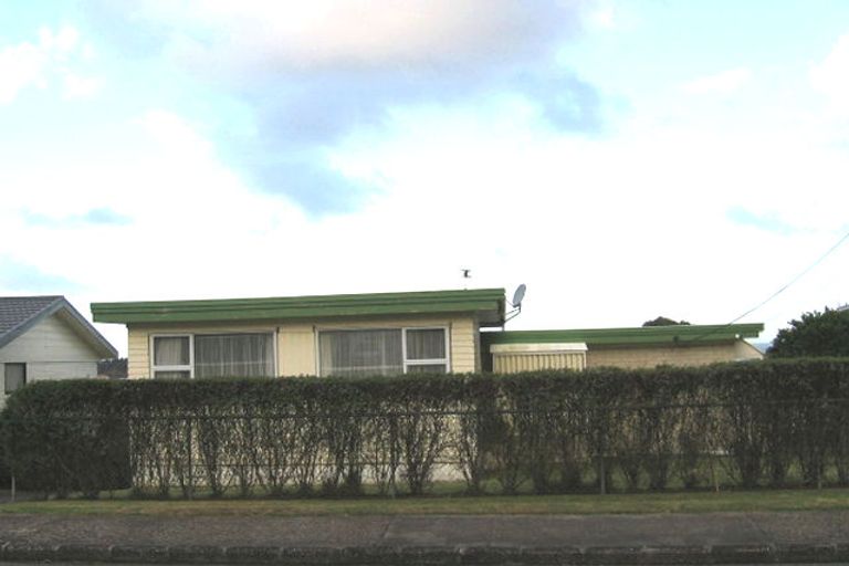 Photo of property in 5 Mcclintock Road, Massey, Auckland, 0614