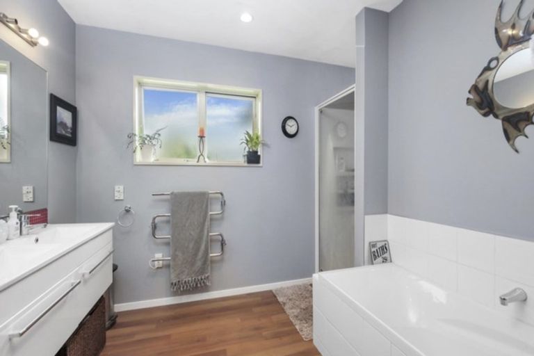 Photo of property in 16 Jozecom Place, Rolleston, 7614