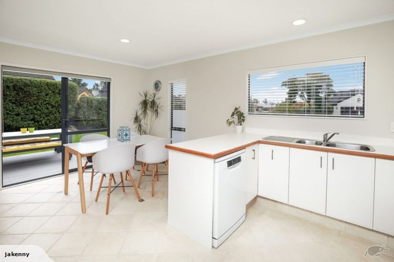 Photo of property in 35 Keswick Crescent, Huntington, Hamilton, 3210