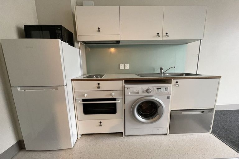 Photo of property in Urbane Apartments, 7/29 Webb Street, Mount Cook, Wellington, 6011