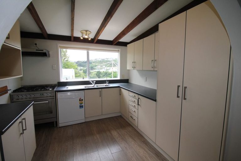 Photo of property in 28 Bassett Road, Johnsonville, Wellington, 6037