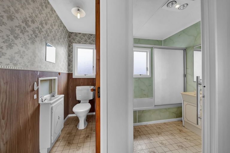 Photo of property in 8a Milmoe Street, Hawera, 4610