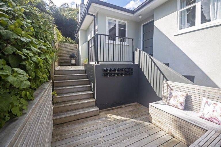 Photo of property in 51 Jackson Street, Island Bay, Wellington, 6023