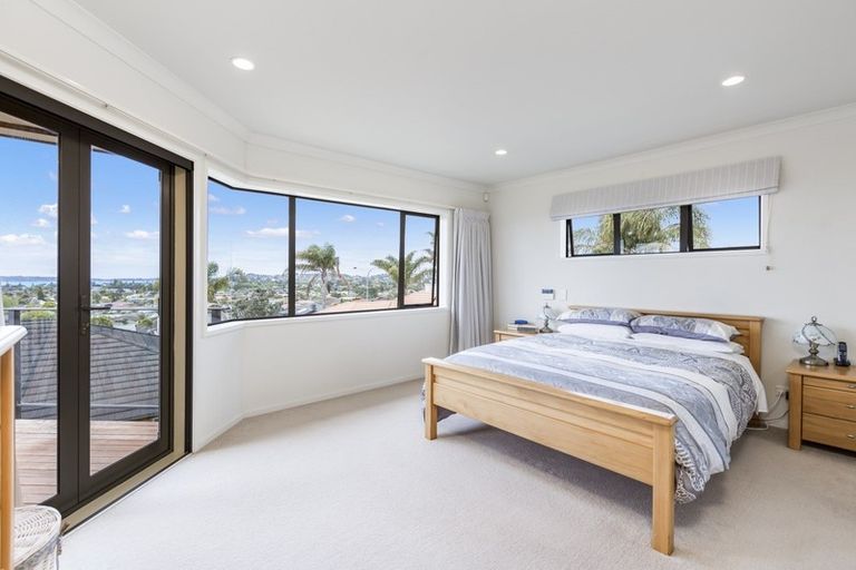 Photo of property in 49 Grovenor Drive, Orewa, 0931