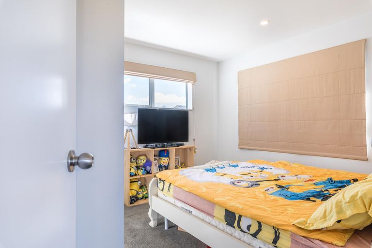 Photo of property in 36 Makora Road, Massey, Auckland, 0614