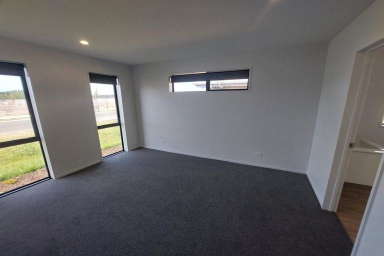 Photo of property in 30 Eileen Way, Rolleston, 7615