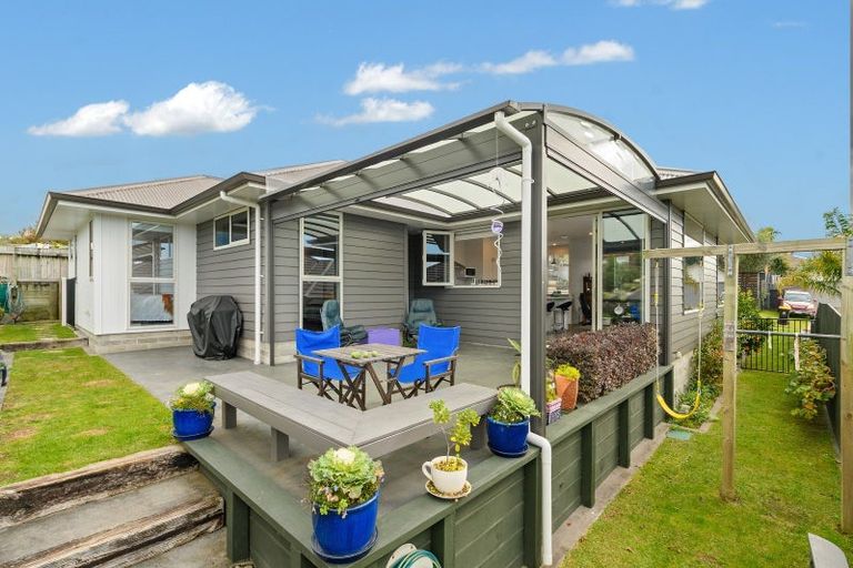 Photo of property in 32 Fairfax Crescent, Pyes Pa, Tauranga, 3112