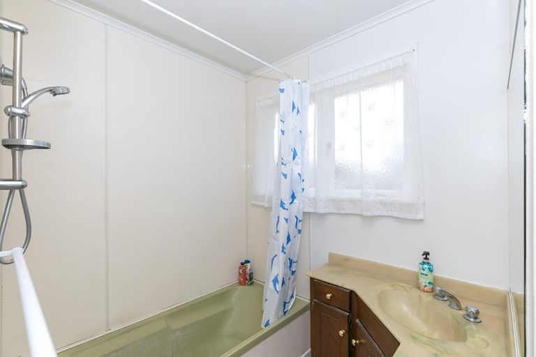 Photo of property in 17 Pollen Crescent, Melville, Hamilton, 3206