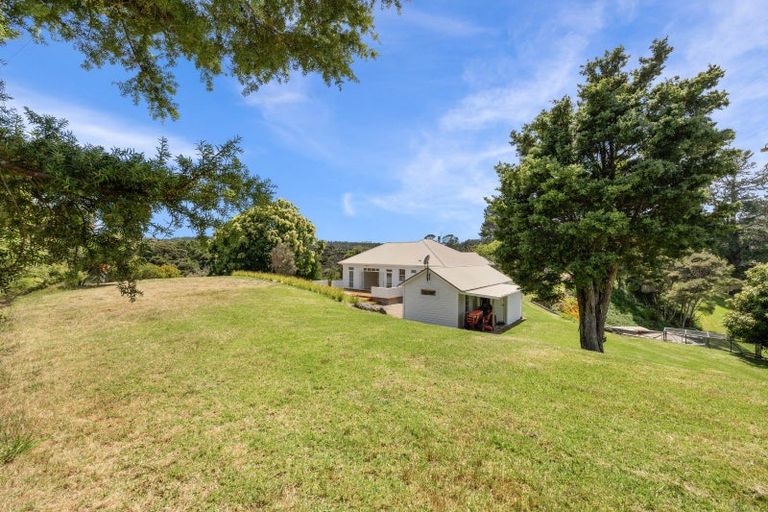 Photo of property in 856 Ocean View Road, Te Arai, Wellsford, 0975