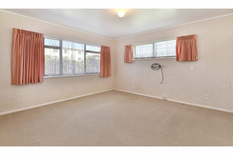 Photo of property in 8 Moenui Avenue, Orewa, 0931