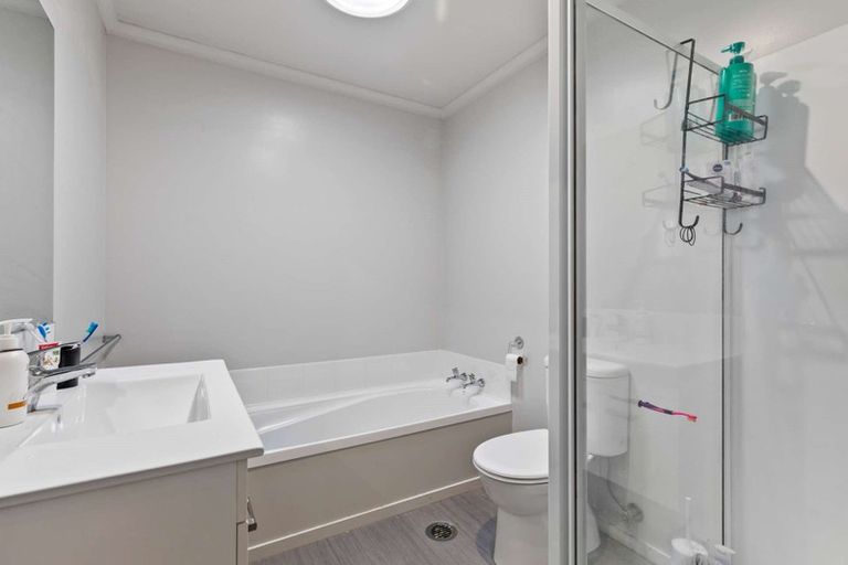 Photo of property in 418 Weymouth Road, Weymouth, Auckland, 2103