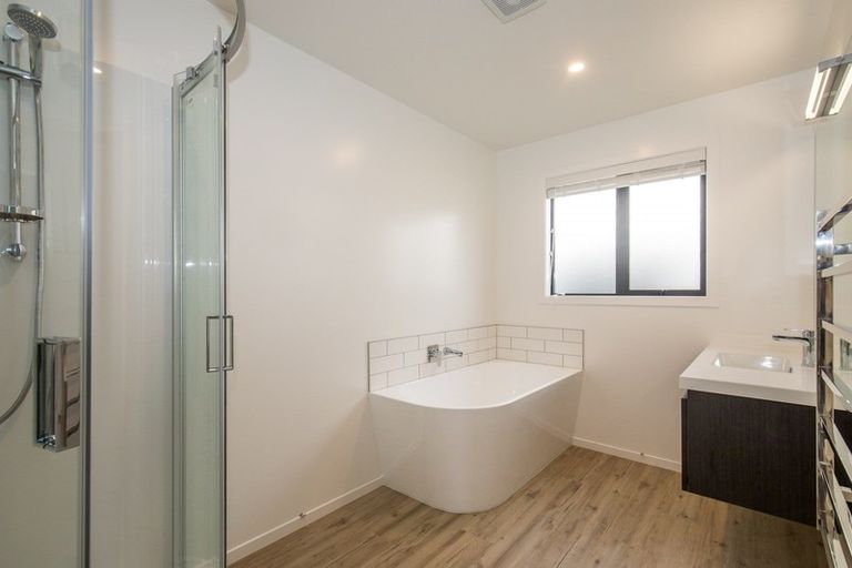 Photo of property in 6 Kapuka Lane, Wanaka, 9305