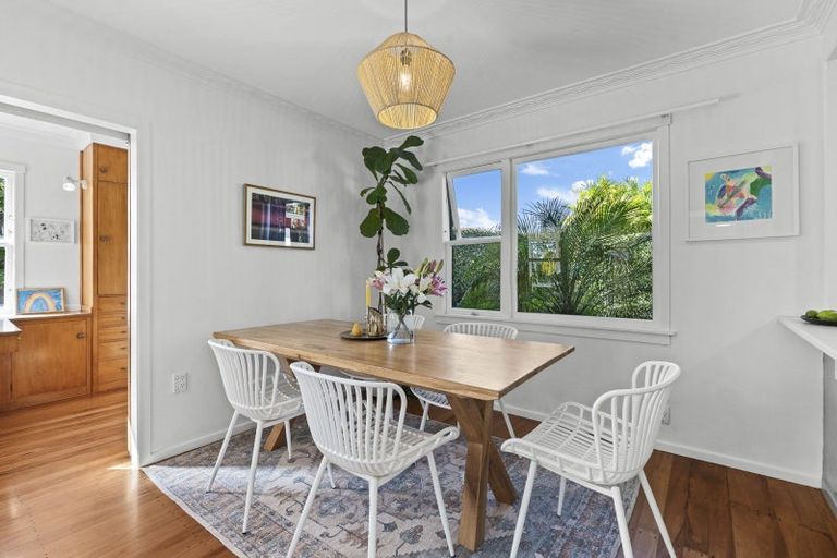 Photo of property in 222 Tukapa Street, Westown, New Plymouth, 4310