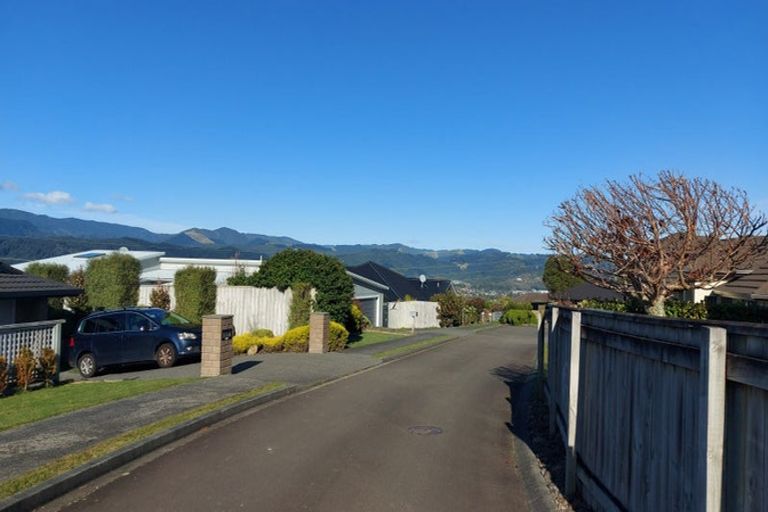 Photo of property in 26 Ronald Scott Grove, Riverstone Terraces, Upper Hutt, 5018