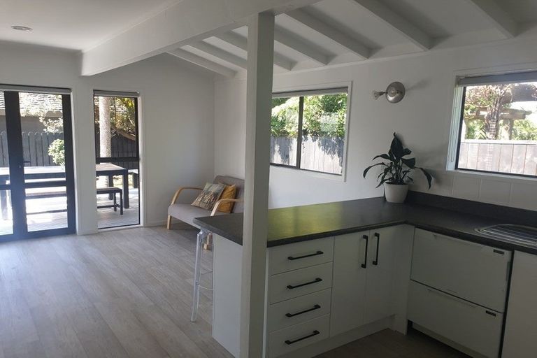 Photo of property in 44b Walton Street, Red Beach, 0932