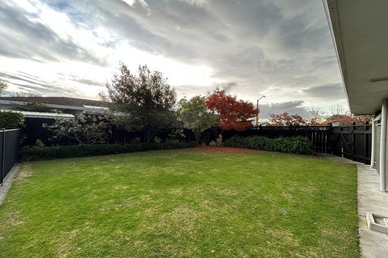 Photo of property in 17 Whiting Crescent, Greenmeadows, Napier, 4112