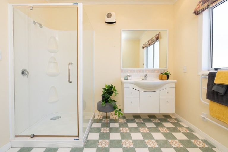 Photo of property in 68 Ocean Road, Paraparaumu Beach, Paraparaumu, 5032