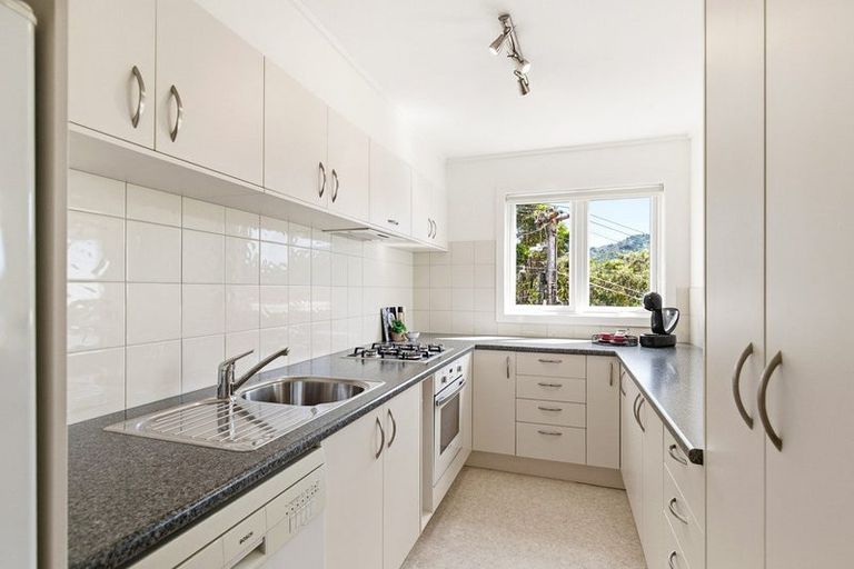 Photo of property in 71 Jubilee Road, Khandallah, Wellington, 6035