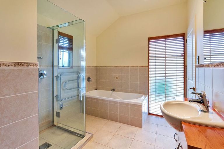 Photo of property in 6 Amber Glen, Albany, Auckland, 0632