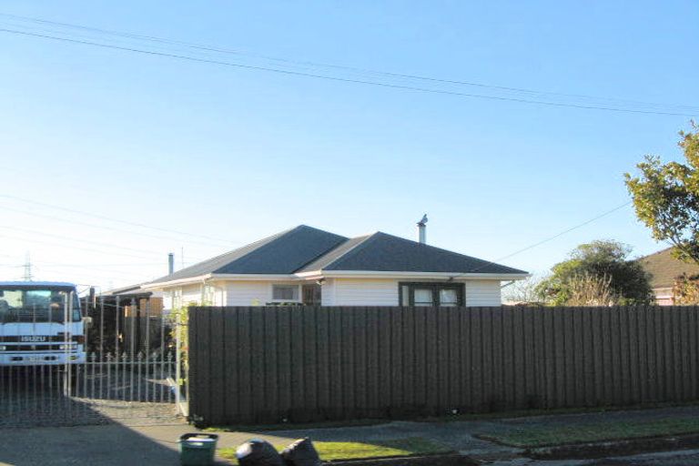 Photo of property in 2/46a Mortlake Street, Islington, Christchurch, 8042