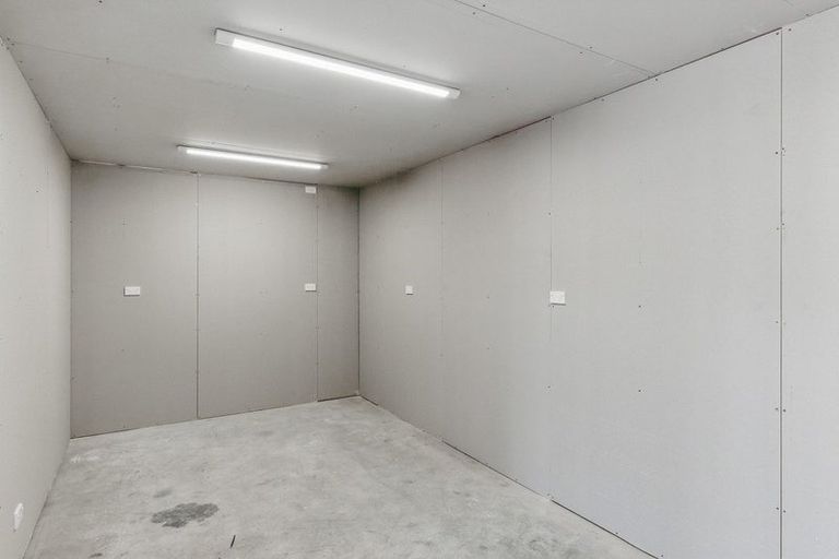 Photo of property in 30 Eruini Street, Waikanae Beach, Waikanae, 5036