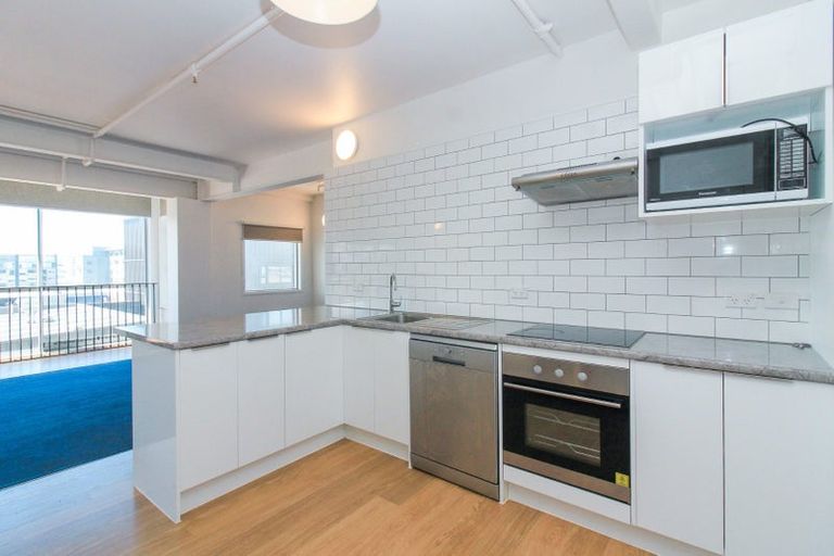 Photo of property in Qba Apartments, 3a/51 Webb Street, Mount Cook, Wellington, 6011